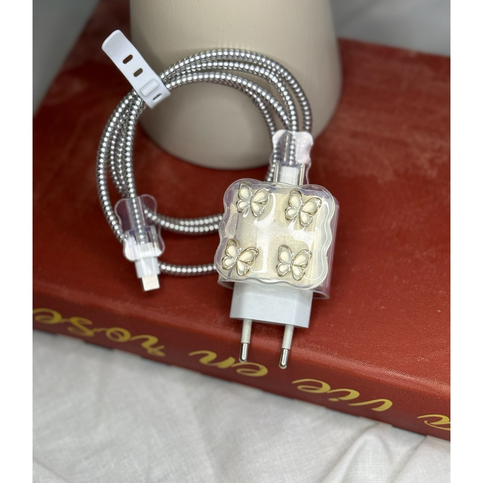 Kelebek Figürlü Adaptör Koruyucu Set - 001