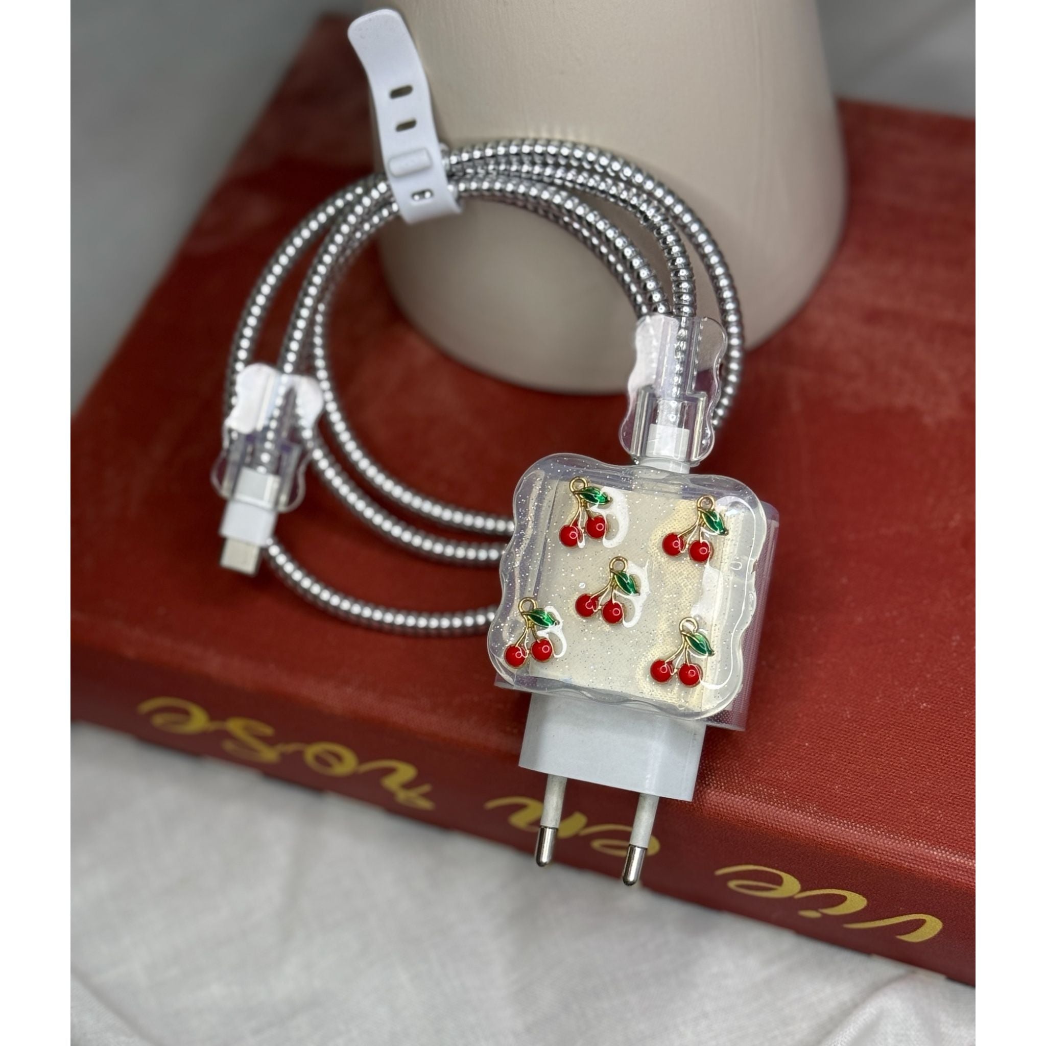 Kiraz Figürlü Adaptör Koruyucu Set - 003