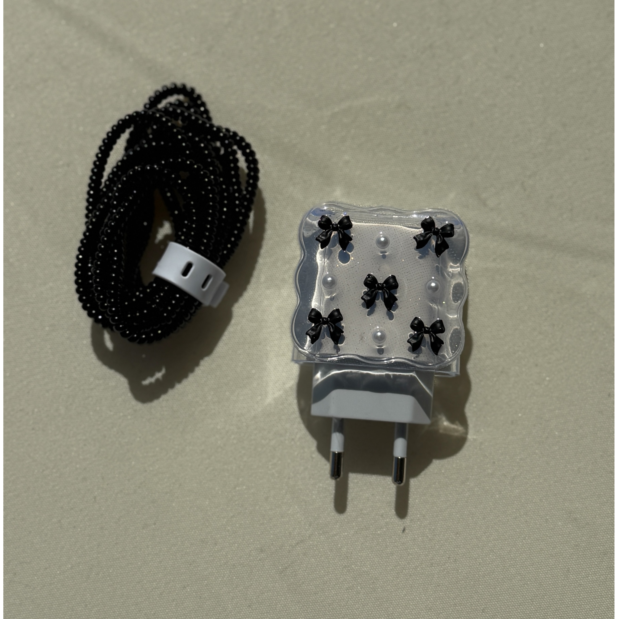 Siyah Fiyonk Adaptör Koruyucu Set